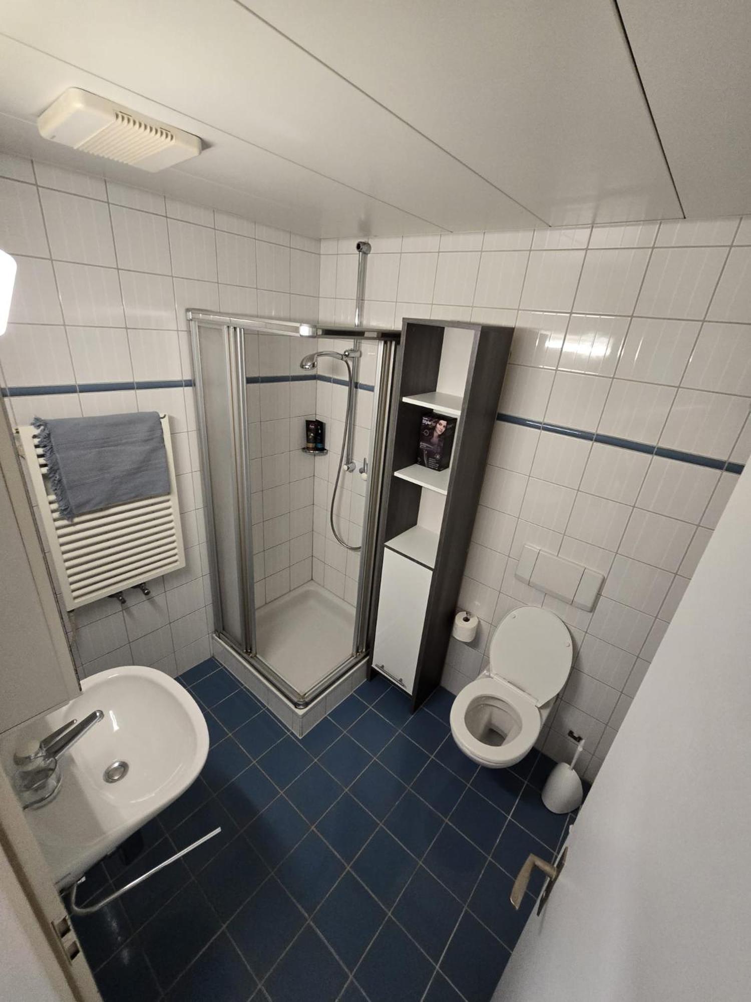 Urban Retreat - Cozy Studio With Private Patio Apartment Цюрих Екстериор снимка
